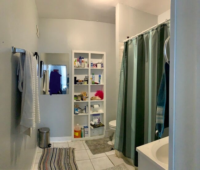 Building Photo - 4559 S Hermitage Ave
