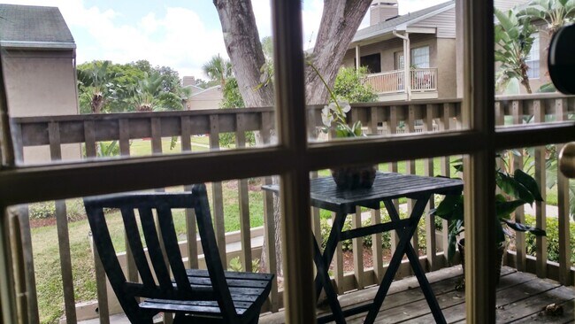 Building Photo - Peaceful Garden View 1/1 Condo with wood f...
