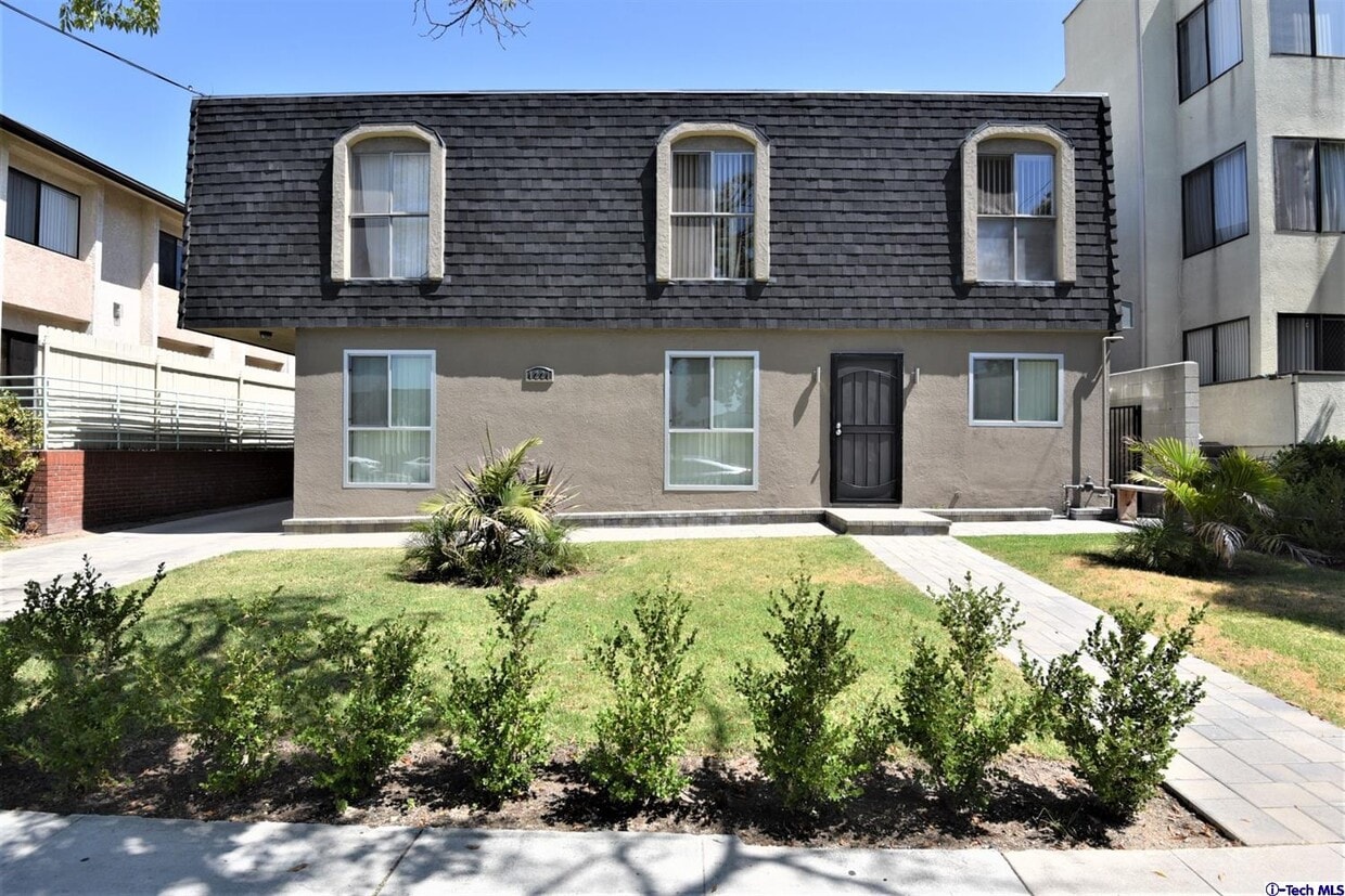 1221 E Wilson Ave, Glendale, CA 91206 Room for Rent in Glendale, CA