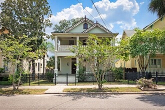 Building Photo - 1239 Hubbard St