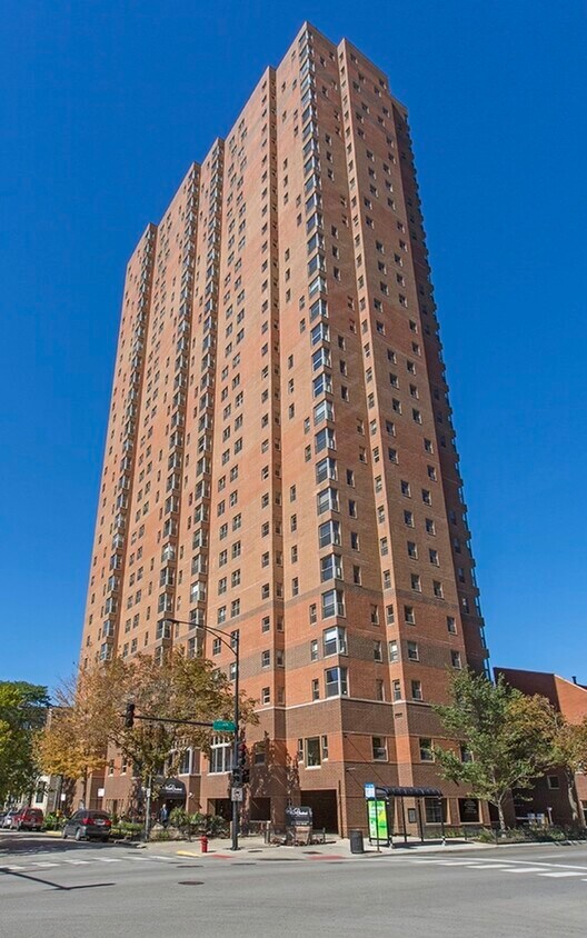 Primary Photo - 100 W Chestnut St