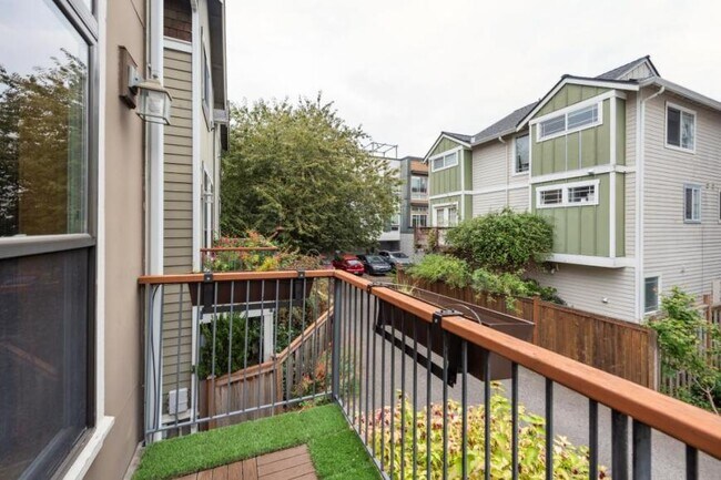 Building Photo - 2 bedroom in Seattle WA 98112