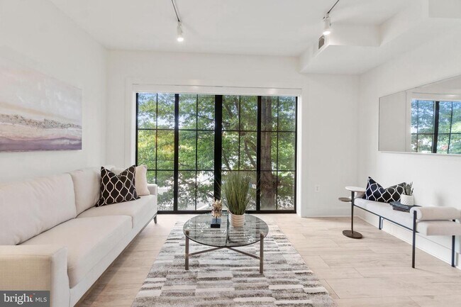 Foto del edificio - 3205 Georgia Ave NW