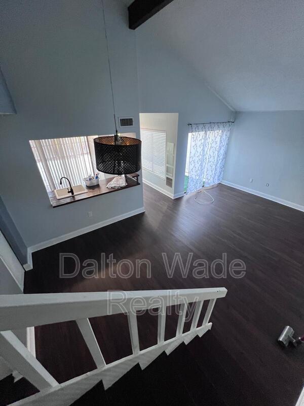 Foto del edificio - 2095 Sunset Point Rd