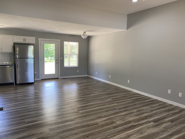 Building Photo - 836 Vermillion Dr