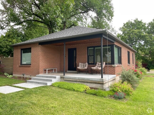 Building Photo - 1206 E Emerson Ave