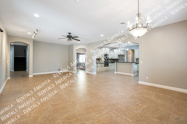 Building Photo - 16819 E Palm Beach Dr