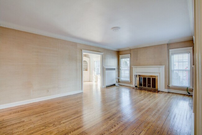 Foto del edificio - 2225 E Woodstock Pl