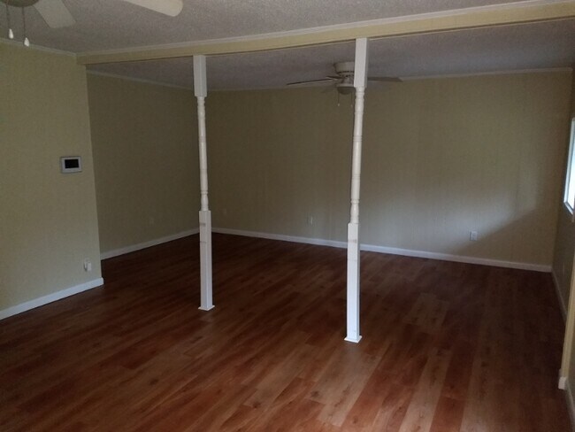 Building Photo - 307 Holly Ridge Dr
