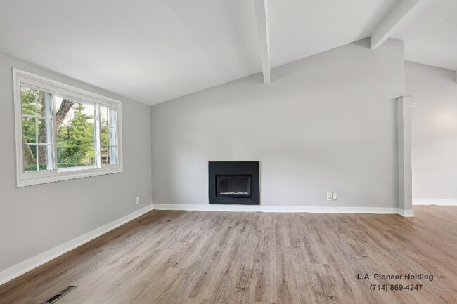 Building Photo - 8602 Urbandale Ave