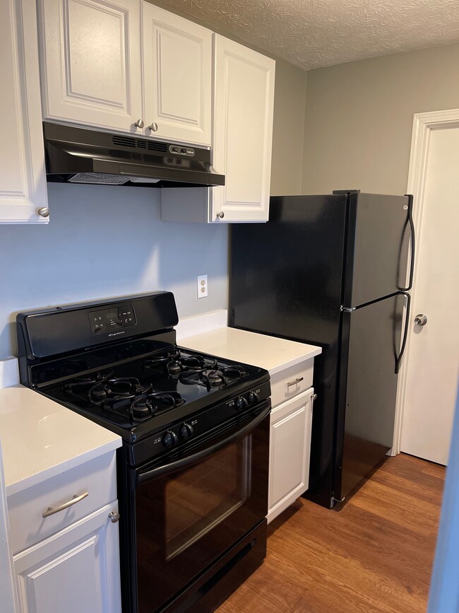 Foto del edificio - 5531 Windwood Rd