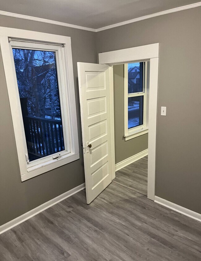 Photo du bâtiment - 336-336 Harold St N