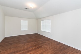 Building Photo - 16 Leisure Shore Ct