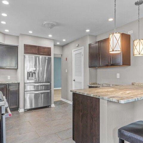 Building Photo - 3220 Deer Park Dr