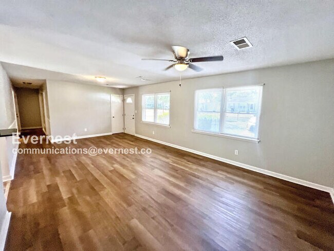Foto del edificio - 14005 Glenview Dr SW