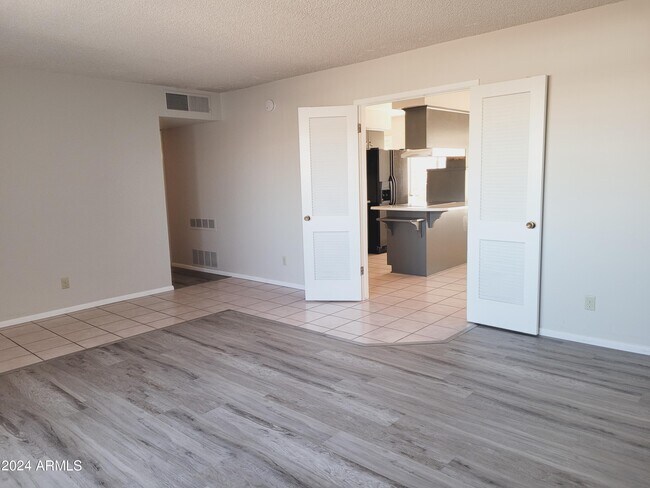 Foto del edificio - 8425 E Crestwood Way