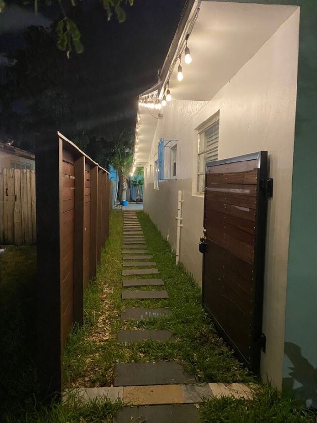 724 NW 14th Ct, Miami, FL 33125 House Rental in Miami, FL