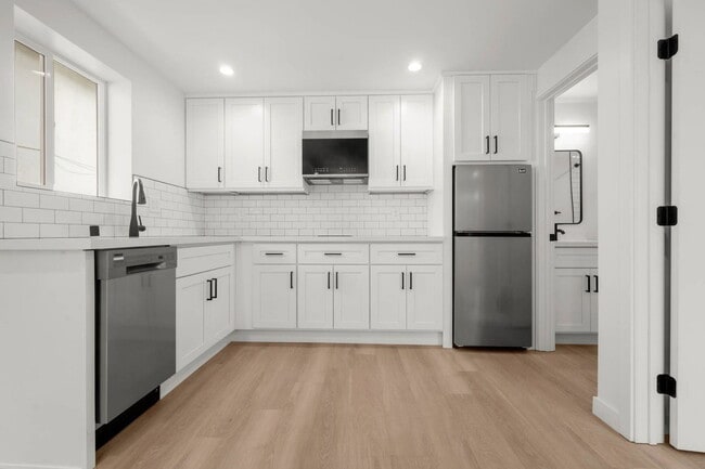Photo - 4012 South Hillcrest Drive Apartment