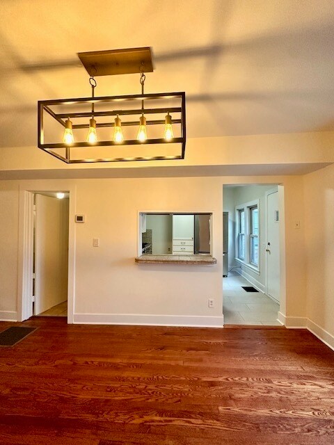 Building Photo - 3039 N Honore St