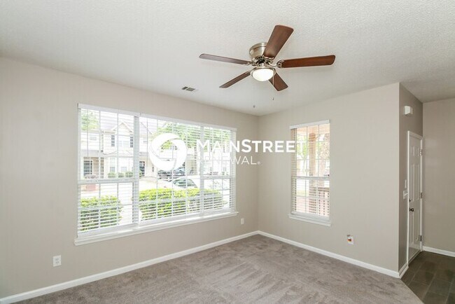 Building Photo - 3 Bedroom Pet-Friendly Home in Hampton, GA with Main Street Renewal