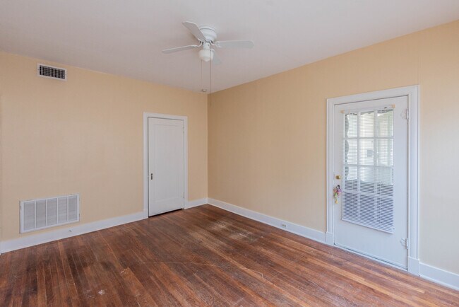 Building Photo - 112 E Norwood Ct