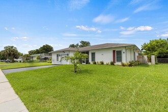 Building Photo - 7811 NW 68th Ave