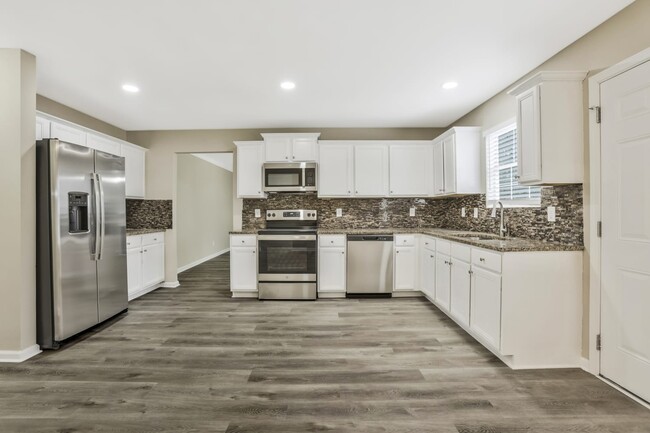 Building Photo - 4641 Forest Creek Ln