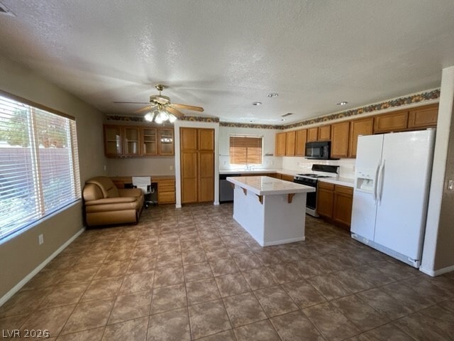 Building Photo - 1304 Paraiso St