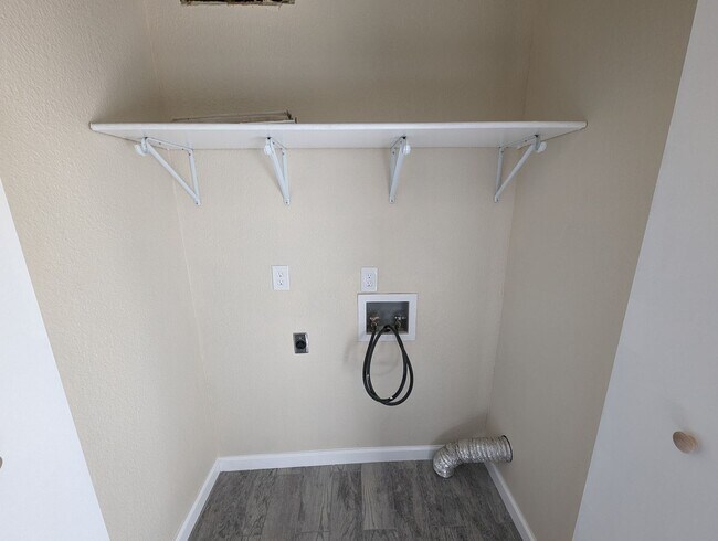Foto del edificio - 2/1 Remodeled Condo style Apartment Close ...