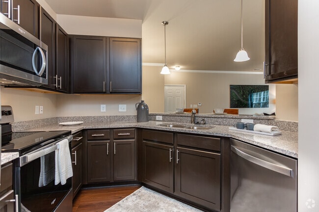 Wellsley Park at Deane Hill Apartments - Wellsley Park at Deane Hill Apartments