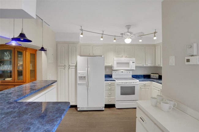 Foto del edificio - 8980 S Hollybrook Blvd