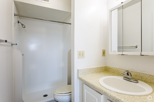 2BR, 2BA - 939SF - Belmar Groves Apartments