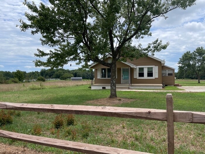 Primary Photo - Pelzer Home convenient to I-85