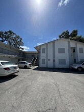 Building Photo - 2750 SW 10th Terrace