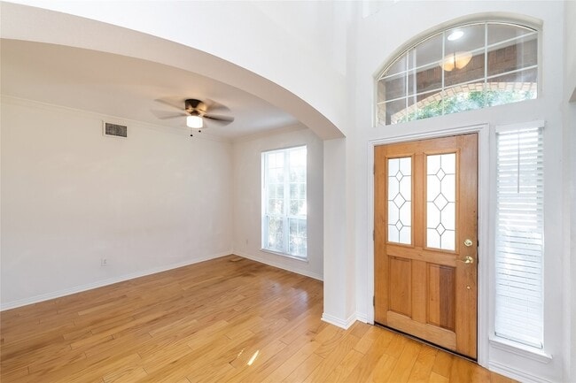 Building Photo - 2318 Balleybrooke Dr