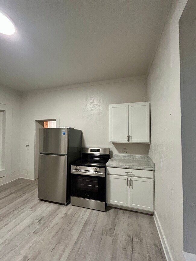 Foto del edificio - 618 Woodlawn Ave