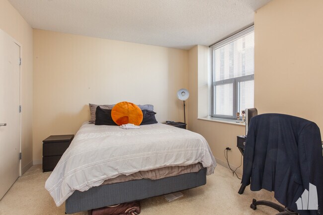 Foto del edificio - 222 N Columbus Dr