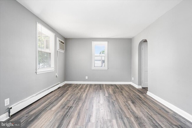 Building Photo - 303 Miles Rd