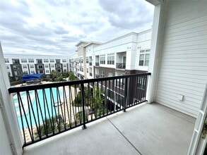 Building Photo - 401 W 25th St