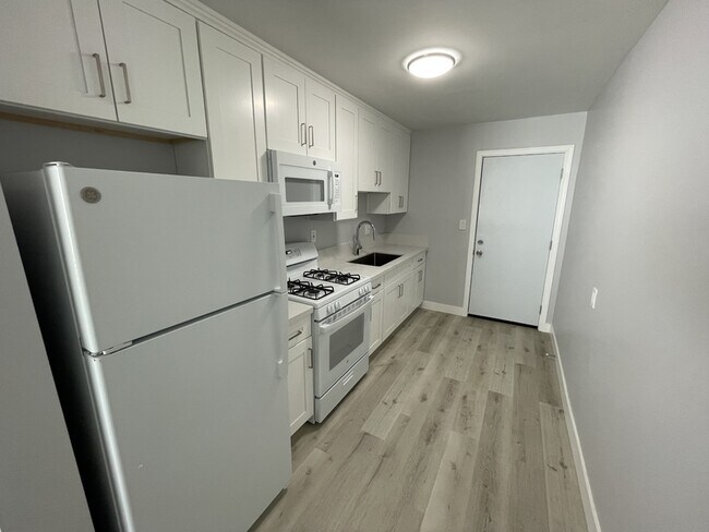 Building Photo - 3873 Cottonwood St