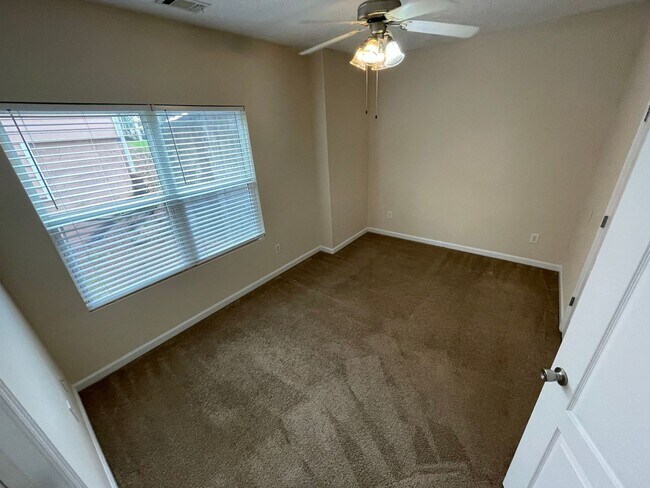 Building Photo - BRIDGEWATER HOME! PRE-LEASING FOR AUGUST 1 2026! 1/2 Off Deposit for a limited time!