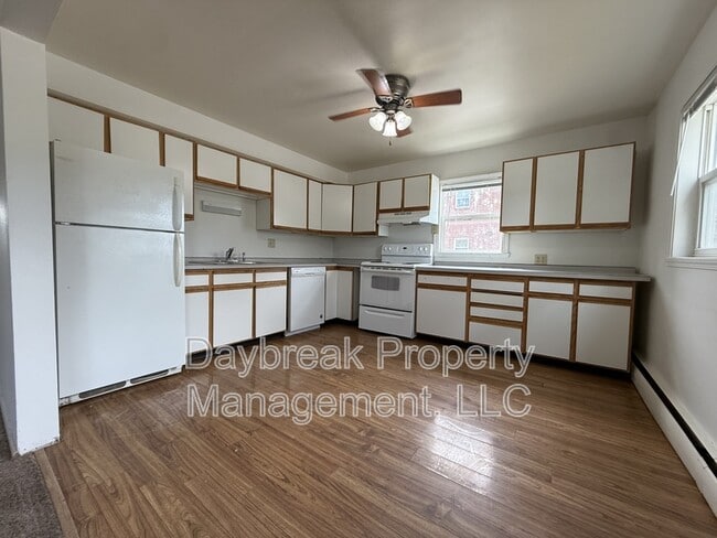 Building Photo - 2913 8th St N