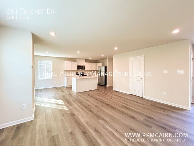 Foto del edificio - 261 Thicket Dr