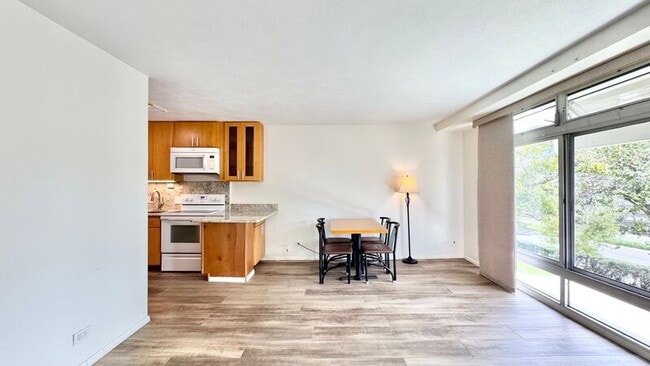Building Photo - 1511 Nuuanu Ave