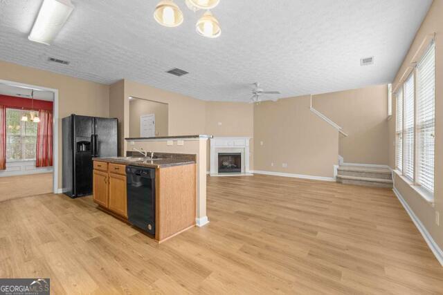 Foto del edificio - 6225 Shenfield Ln