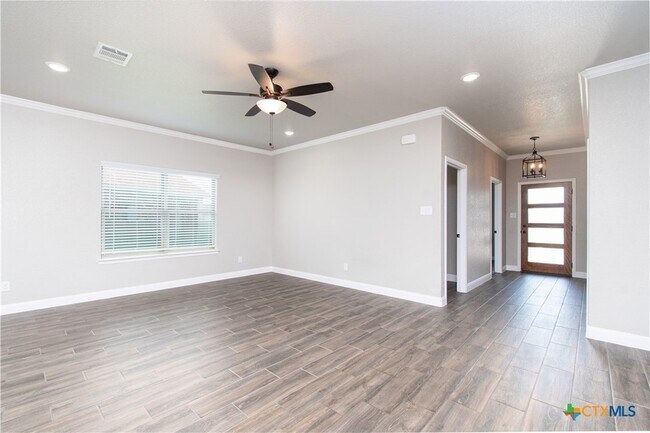 Foto del edificio - 7506 Hickman St