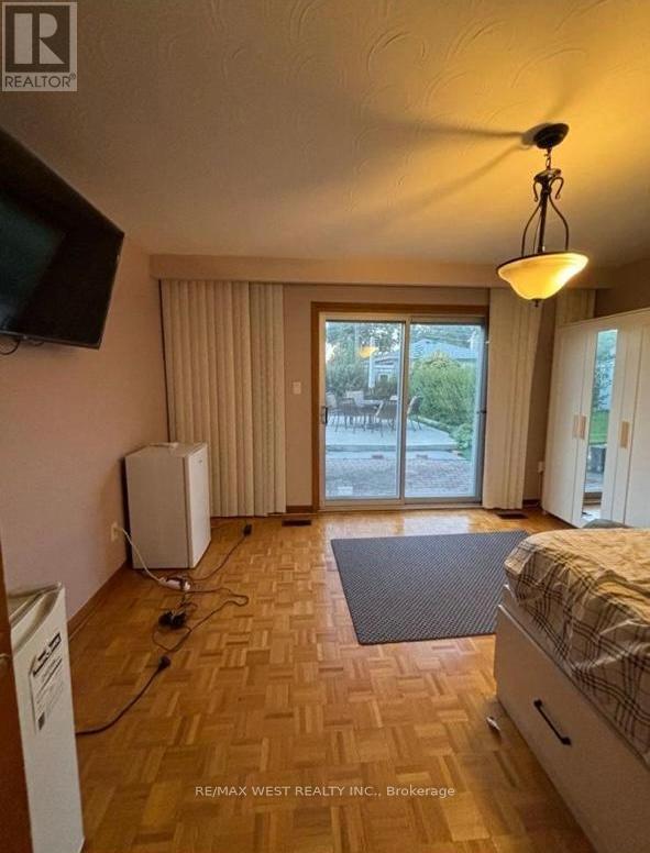 Photo du bâtiment - 8 Marcel Rd