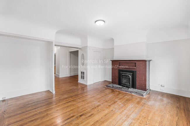 Building Photo - 1383 44th Ave