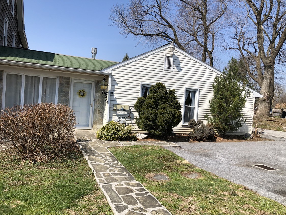 Welcome! - 327 E High St
