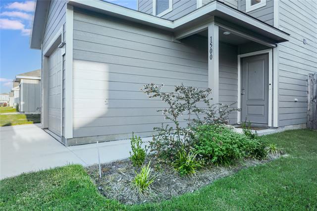 Building Photo - 1500 Teak Ln